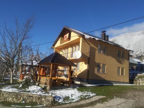 Dedushi Guesthouse &Wood Cabins-Camping Place Gusinje Εξωτερικό φωτογραφία